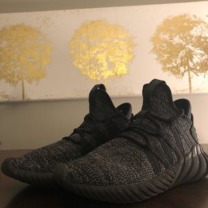 Adidas Tubular Black/Silver Sneakers (Fits Size 7)